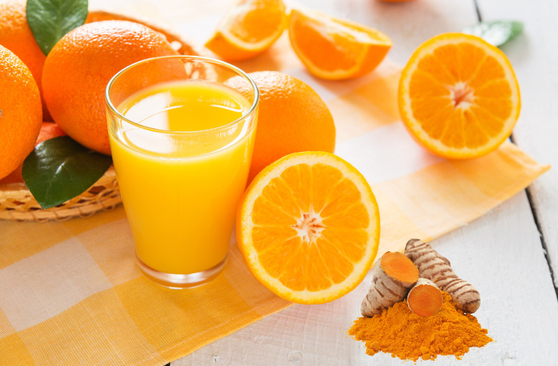 soki z pomarańczy i kurkumy